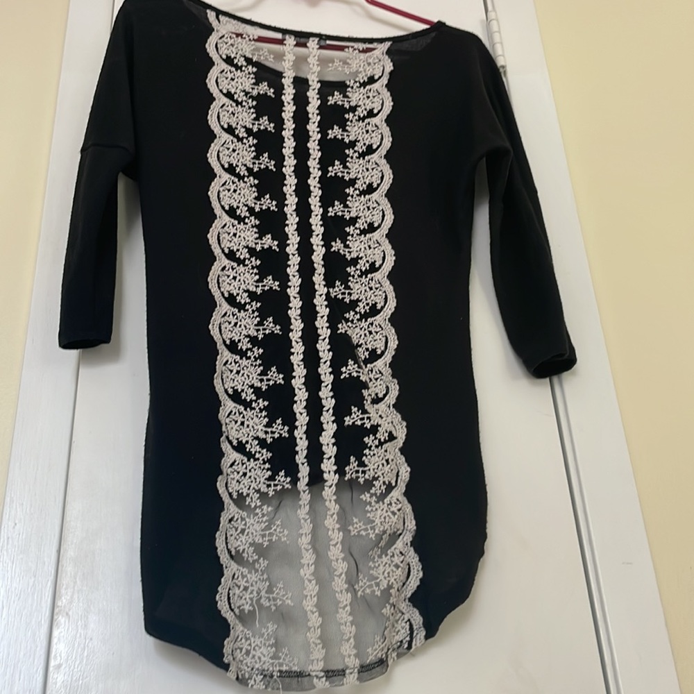 Perfect black top with gorgeous white lace, size small, great for back to school